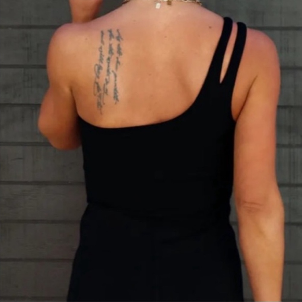 NWT Vici \\ Olia Black ‘Brayden’ One Shoulder Jumpsuit - Picture 4 of 16